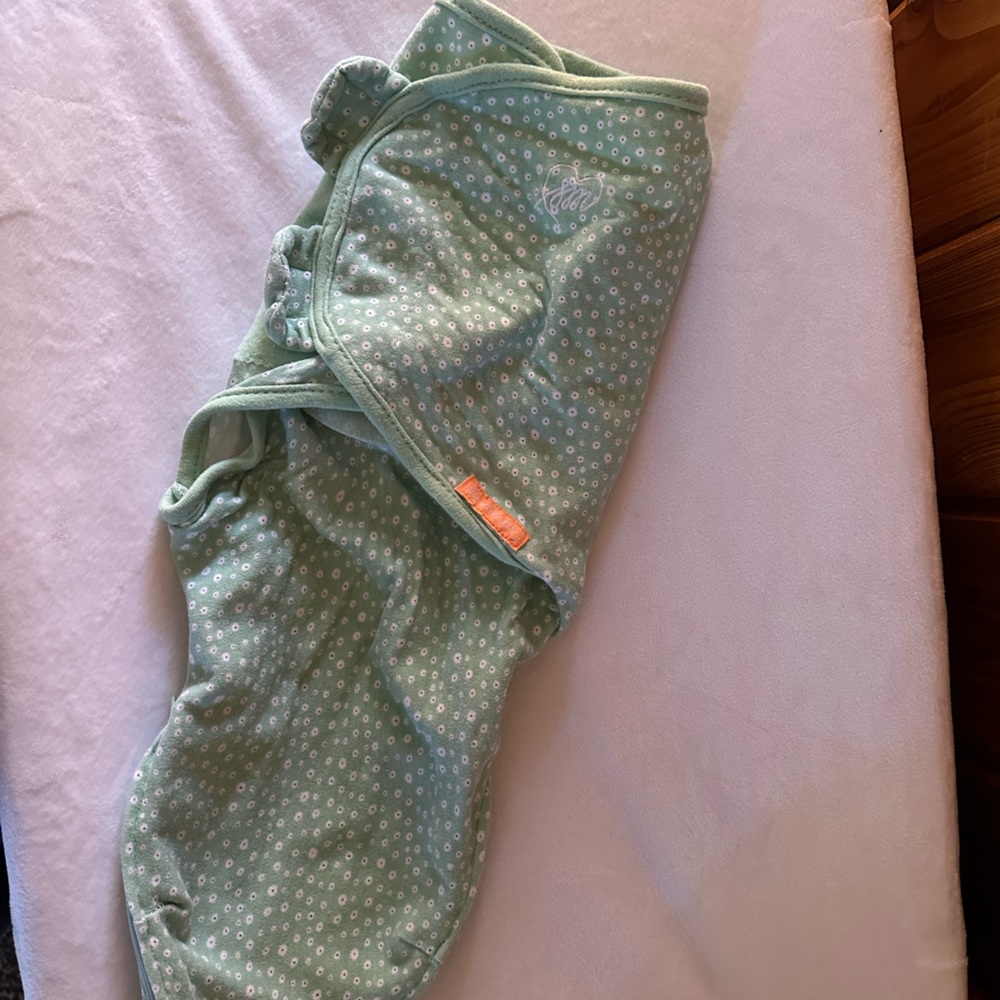 SWADDLE ME easy swaddle